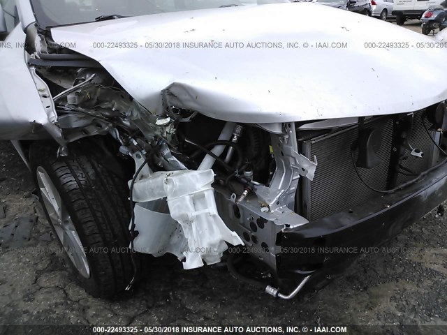 4T1BF1FK6CU003158 - 2012 TOYOTA CAMRY SE/LE/XLE ვერცხლისფერი ფოტო 6