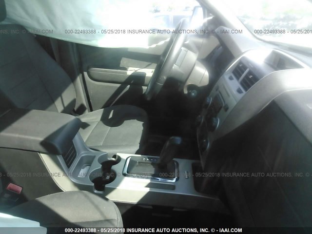 1FMCU0D78CKC59056 - 2012 FORD ESCAPE XLT GRAY photo 5