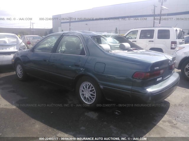 4T1BG22K3WU226917 - 1998 TOYOTA CAMRY CE/LE/XLE GREEN photo 3