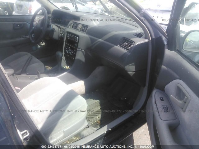 4T1BG22K3WU226917 - 1998 TOYOTA CAMRY CE/LE/XLE მწვანე ფოტო 5