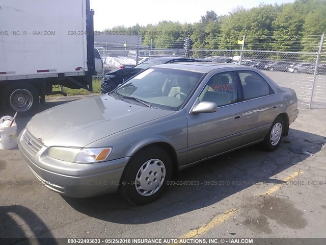 JT2BG22K9W0159518 - 1998 TOYOTA CAMRY CE/LE/XLE თაფლისფერი ფოტო 2