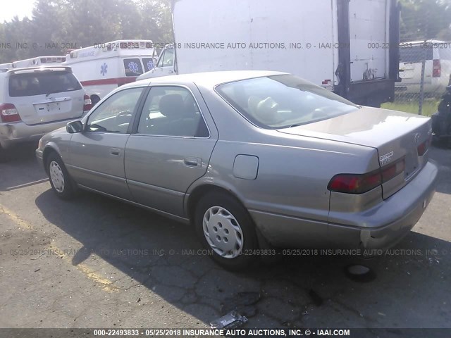 JT2BG22K9W0159518 - 1998 TOYOTA CAMRY CE/LE/XLE თაფლისფერი ფოტო 3