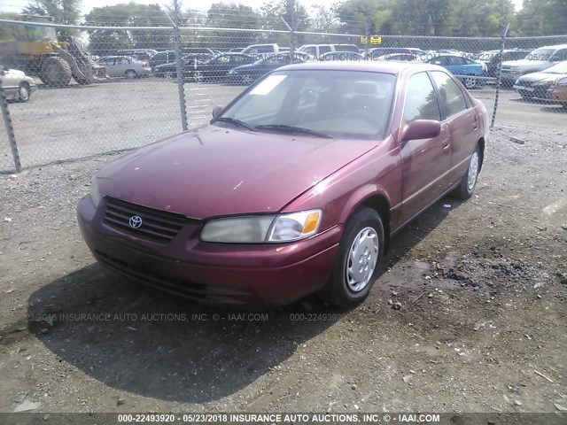 4T1BG22K7WU850428 - 1998 TOYOTA CAMRY CE/LE/XLE RED photo 2