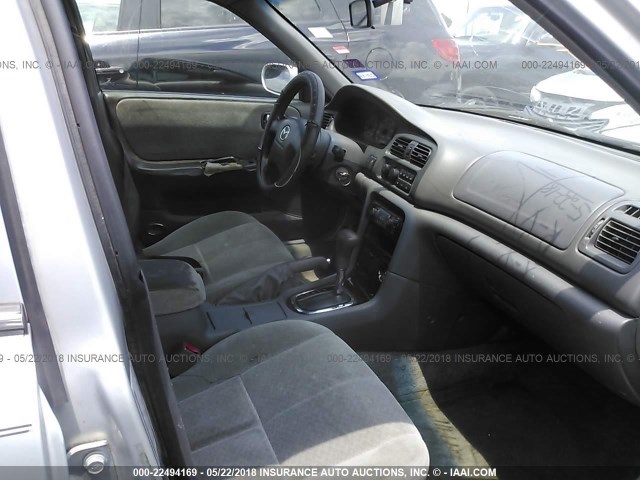 1YVGF22C415218361 - 2001 MAZDA 626 ES/LX SILVER photo 5