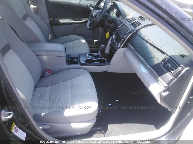 4T4BF1FK0CR164028 - 2012 TOYOTA CAMRY SE/LE/XLE 黑色 照片 5