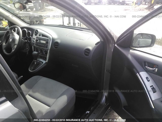 2T1KR32E37C663913 - 2007 TOYOTA COROLLA MATRIX XR GRAY photo 5