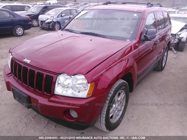 1J4GR48K75C715908 - 2005 JEEP GRAND CHEROKEE LAREDO/COLUMBIA/FREEDOM RED photo 2