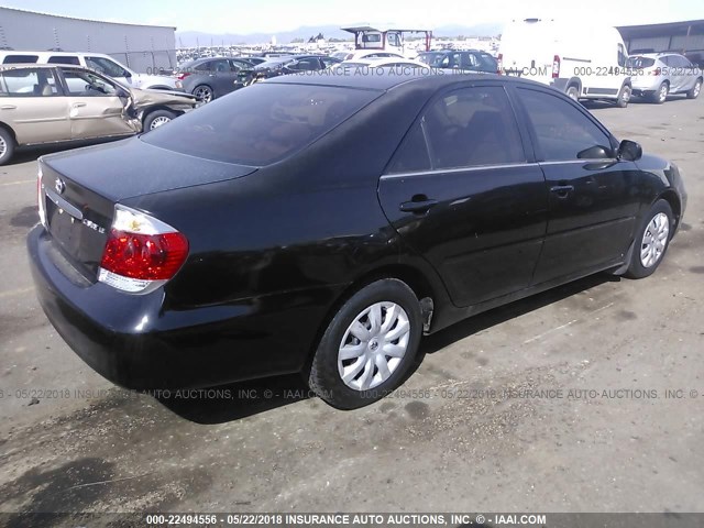 4T1BE32K95U097690 - 2005 TOYOTA CAMRY LE/XLE/SE შავი ფოტო 4