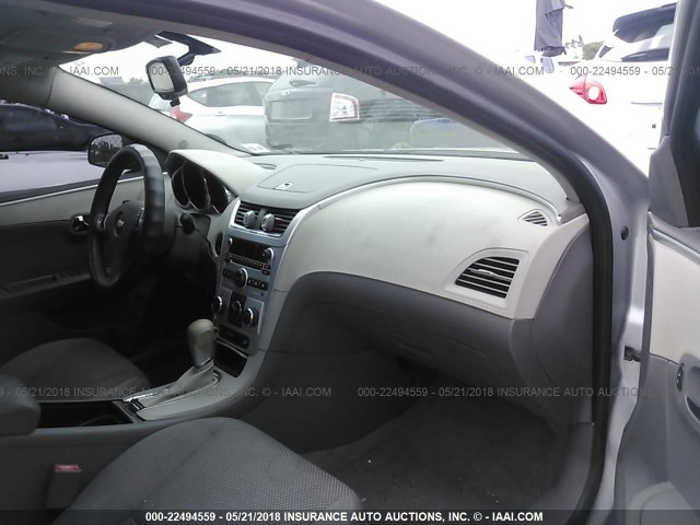 1G1ZB5E08CF350350 - 2012 CHEVROLET MALIBU LS 银色 照片 5