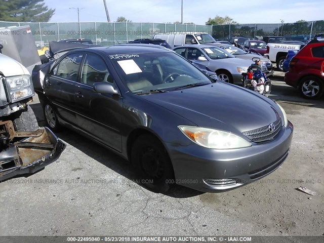 4T1BE32K94U940480 - 2004 TOYOTA CAMRY LE/XLE/SE ნაცრისფერი ფოტო 1