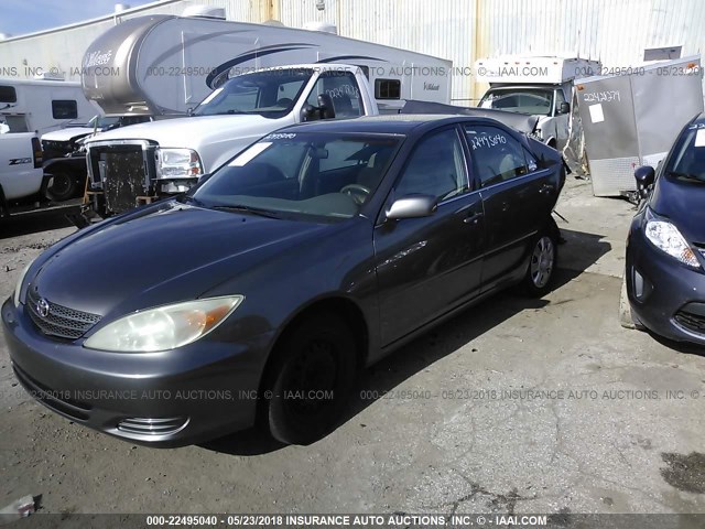 4T1BE32K94U940480 - 2004 TOYOTA CAMRY LE/XLE/SE ნაცრისფერი ფოტო 2
