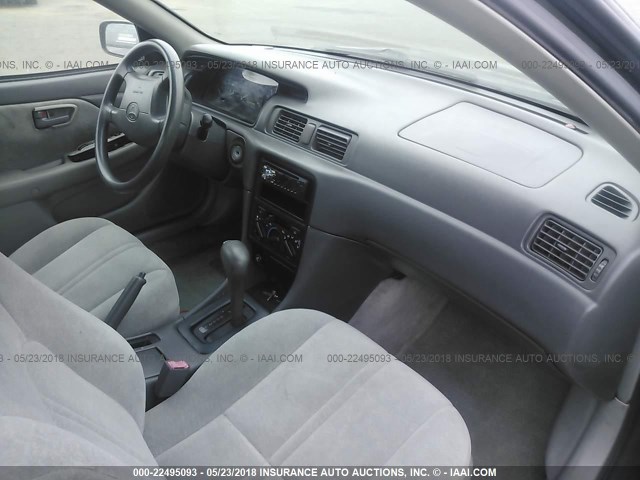 4T1BG22K3XU549575 - 1999 TOYOTA CAMRY CE/LE/XLE 绿色 照片 5
