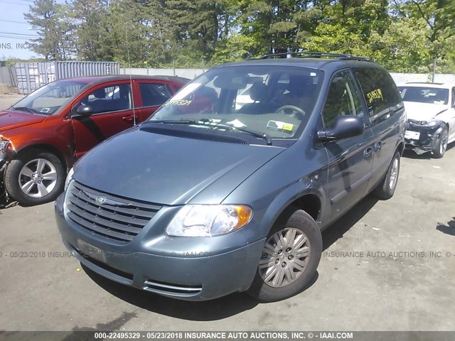 1A4GP45R46B693378 - 2006 CHRYSLER TOWN & COUNTRY  GRAY photo 2