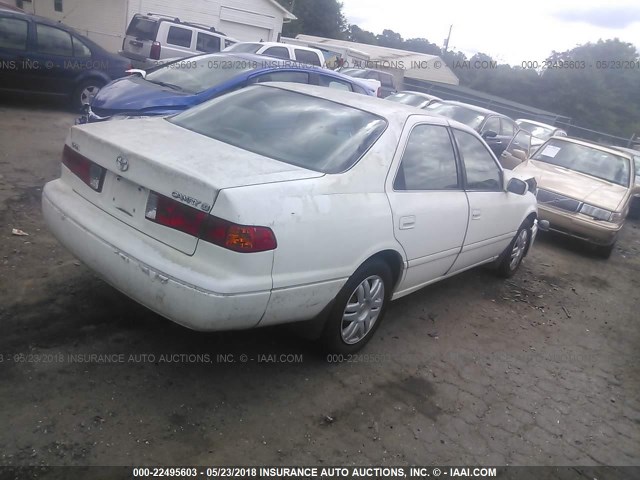 4T1BG22K8WU833458 - 1998 TOYOTA CAMRY CE/LE/XLE WHITE photo 4