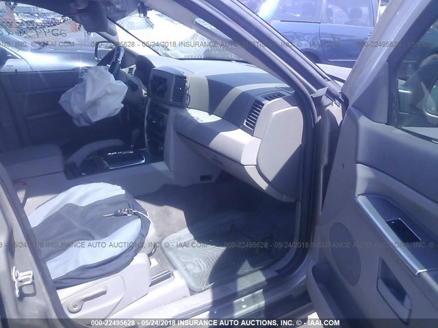 1J4GR48K25C719820 - 2005 JEEP GRAND CHEROKEE LAREDO/COLUMBIA/FREEDOM 棕色 照片 5