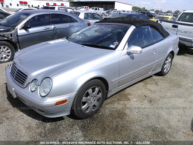 WDBLK65G1YT052195 - 2000 MERCEDES-BENZ CLK 320 SILVER photo 2