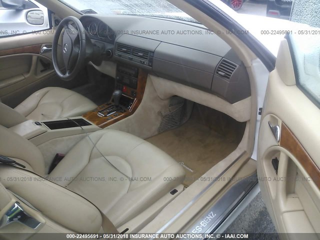 WDBFA68F61F195988 - 2001 MERCEDES-BENZ SL 500 WHITE photo 5