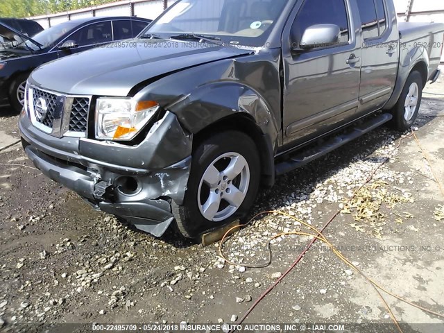 1N6AD07W75C402586 - 2005 NISSAN FRONTIER CREW CAB LE/CREW CAB SE/CREW CAB OFF ROAD GRAY photo 6