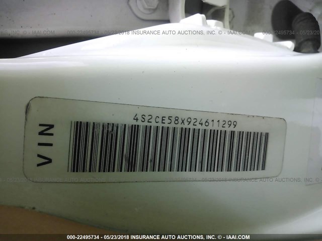 4S2CE58X924611299 - 2002 ISUZU AXIOM XS 白色 照片 9