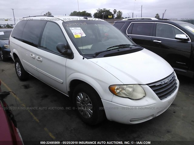 2C4GP44R05R509741 - 2005 CHRYSLER TOWN & COUNTRY LX WHITE photo 1