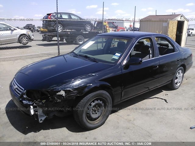 JT2BF28K3Y0258624 - 2000 TOYOTA CAMRY LE/XLE შავი ფოტო 2