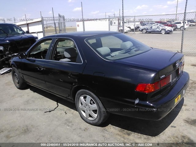 JT2BF28K3Y0258624 - 2000 TOYOTA CAMRY LE/XLE BLACK photo 3