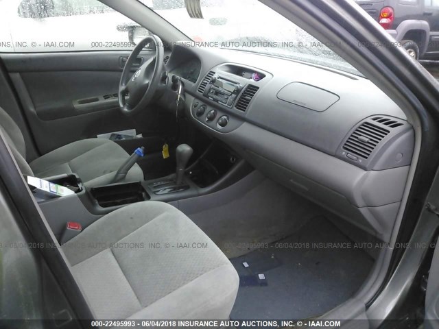 4T1BE32K94U889191 - 2004 TOYOTA CAMRY LE/XLE/SE ნაცრისფერი ფოტო 5
