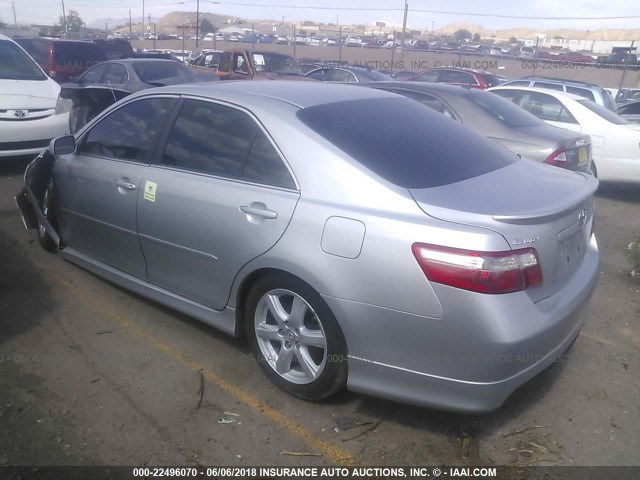 4T1BK46K07U047689 - 2007 TOYOTA CAMRY NEW GENERAT LE/XLE/SE SILVER photo 3