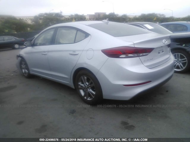 KMHD84LF1HU062413 - 2017 HYUNDAI ELANTRA SE/VALUE/LIMITED SILVER photo 3