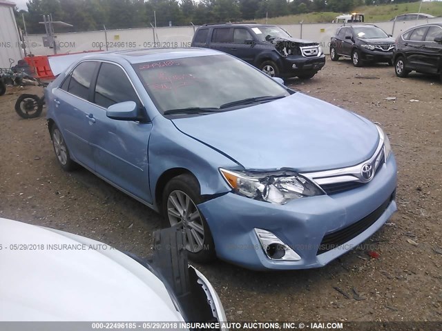 4T4BF1FK7CR218490 - 2012 TOYOTA CAMRY SE/LE/XLE ღია ლურჯი ფოტო 1
