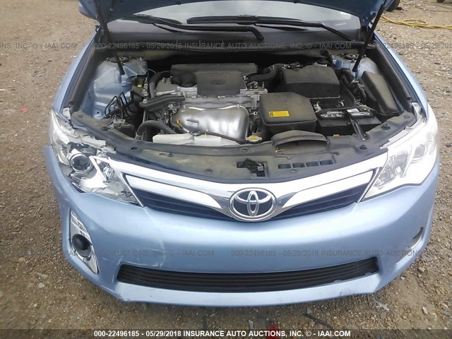 4T4BF1FK7CR218490 - 2012 TOYOTA CAMRY SE/LE/XLE ღია ლურჯი ფოტო 10