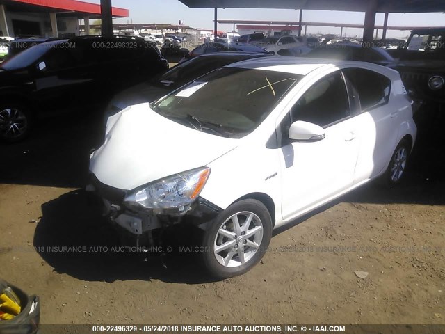 JTDKDTB34E1083407 - 2014 TOYOTA PRIUS C WHITE photo 2