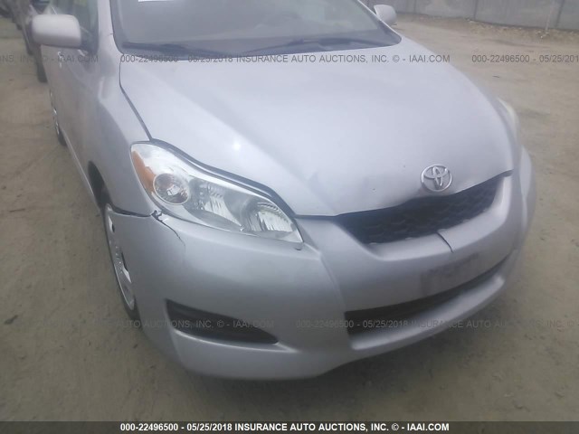 2T1KU4EE6BC542771 - 2011 TOYOTA COROLLA MATRIX  SILVER photo 6