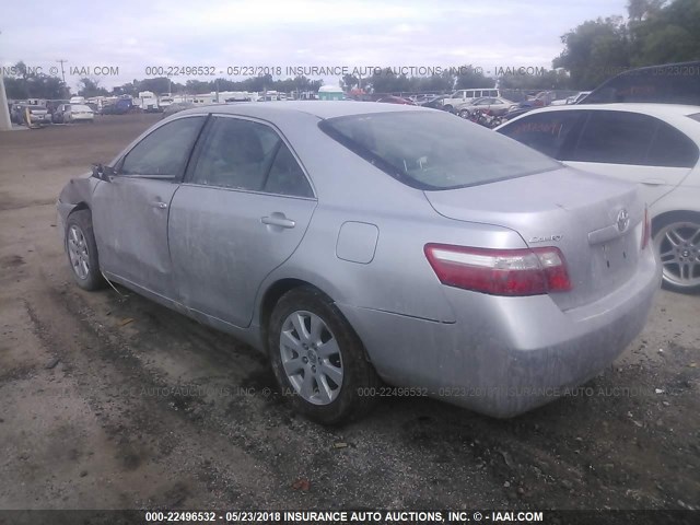 4T4BE46KX9R132829 - 2009 TOYOTA CAMRY SE/LE/XLE SILVER photo 3