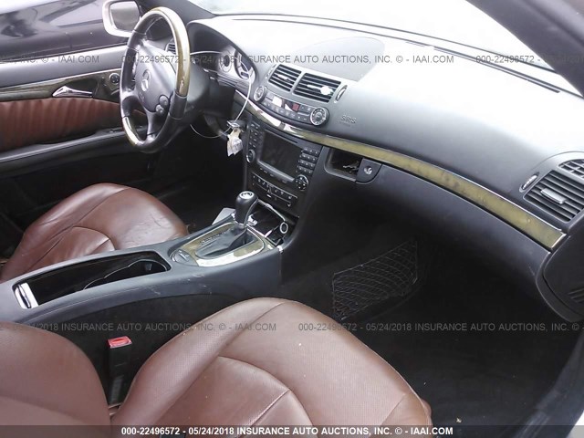 WDBUF72X07A995627 - 2007 MERCEDES-BENZ E 550 GRAY photo 5