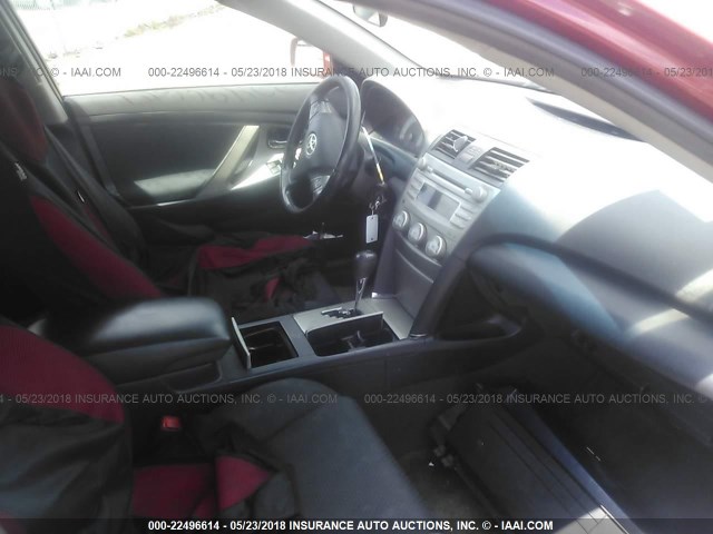 4T1BF3EK1BU662633 - 2011 TOYOTA CAMRY SE/LE/XLE 红色 照片 5