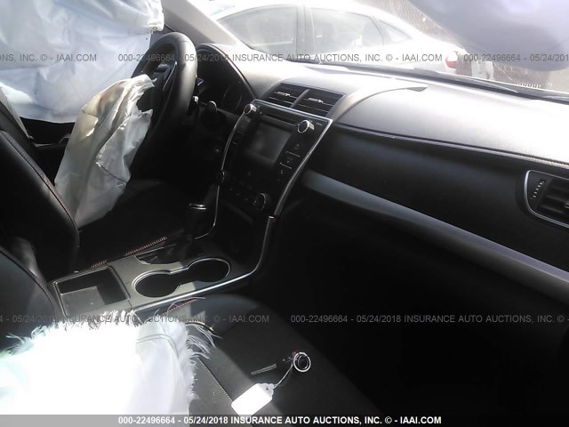 4T1BF1FK9GU567506 - 2016 TOYOTA CAMRY LE/XLE/SE/XSE TAN photo 5