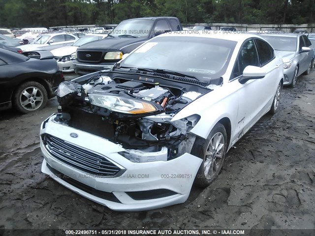 3FA6P0LU1HR113932 - 2017 FORD FUSION SE HYBRID WHITE photo 2