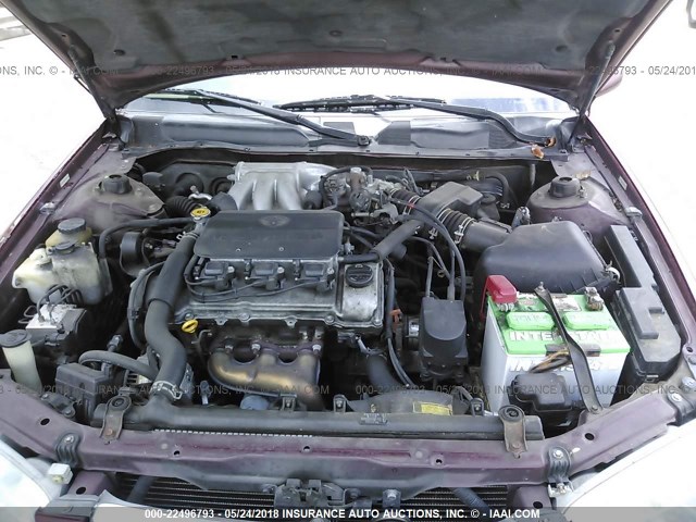 4T1BF28K11U967246 - 2001 TOYOTA CAMRY LE/XLE أحمر صورة 10