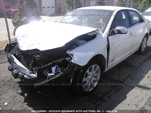 3LNDL2L3XCR832598 - 2012 LINCOLN MKZ HYBRID WHITE photo 2