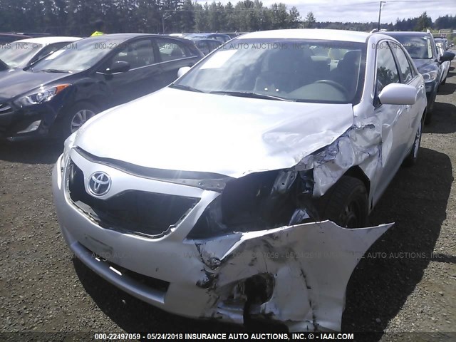 4T1BF3EK7BU141108 - 2011 TOYOTA CAMRY SE/LE/XLE SILVER photo 2