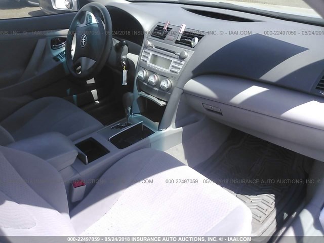 4T1BF3EK7BU141108 - 2011 TOYOTA CAMRY SE/LE/XLE 银色 照片 5