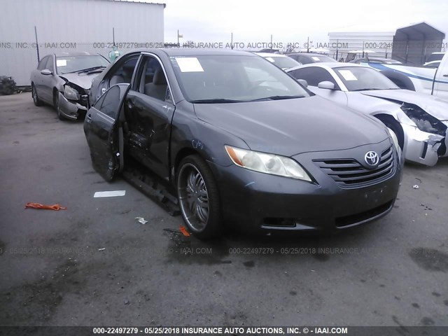 4T4BE46K88R012753 - 2008 TOYOTA CAMRY CE/LE/XLE/SE GRAY photo 1