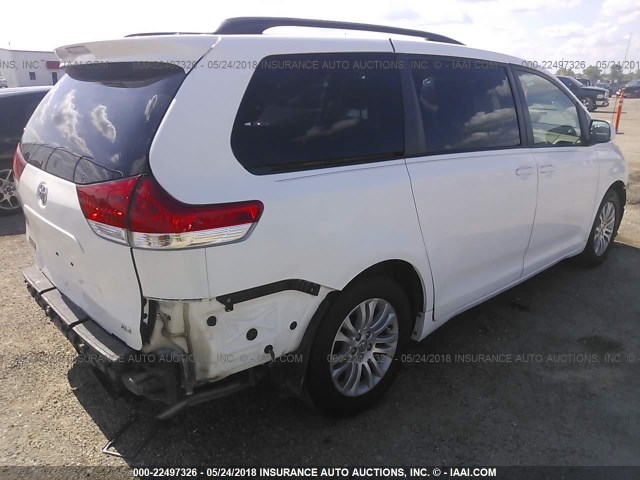 5TDYK3DC2BS131384 - 2011 TOYOTA SIENNA XLE/LIMITED WHITE photo 4