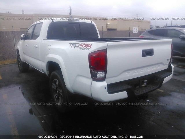 3TMDZ5BNXHM022206 - 2017 TOYOTA TACOMA DBL CAB/SR5/TRD SPORT/OR WHITE photo 3