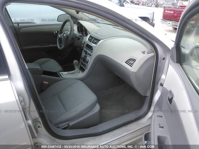 1G1ZG57B99F254770 - 2009 CHEVROLET MALIBU LS 银色 照片 5