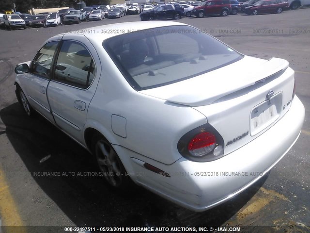 JN1CA31D1YT505572 - 2000 NISSAN MAXIMA GLE/GXE/SE WHITE photo 3