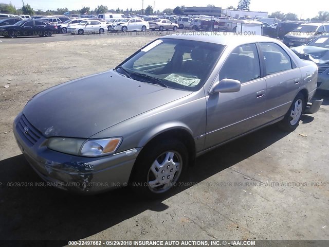 JT2BF22K4W0143617 - 1998 TOYOTA CAMRY CE/LE/XLE GOLD photo 2