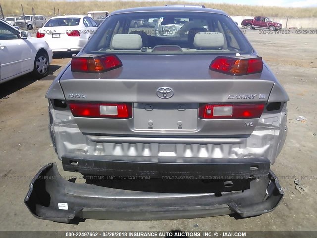 JT2BF22K4W0143617 - 1998 TOYOTA CAMRY CE/LE/XLE GOLD photo 6