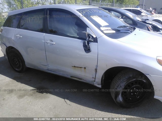 2T1KR30EX7C679075 - 2007 TOYOTA COROLLA MATRIX XR SILVER photo 6